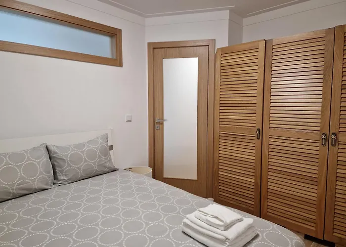 Appartement Pretty Flat With Terrace, Air Cond, Free Parking, By With Lda *