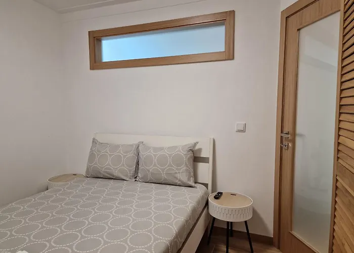 דירה Pretty Flat With Terrace, Air Cond, Free Parking, By With Lda *