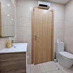 Pretty Flat With Terrace, Air Cond, Free Parking, By With Lda