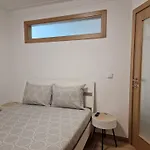 Διαμέρισμα Pretty Flat With Terrace, Air Cond, Free Parking, By With Lda *