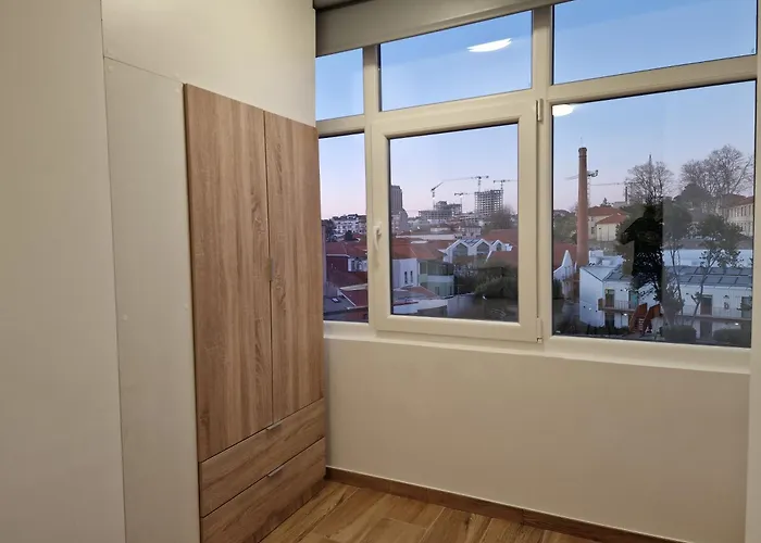 Pretty Flat With Terrace, Air Cond, Free Parking, By With Lda *