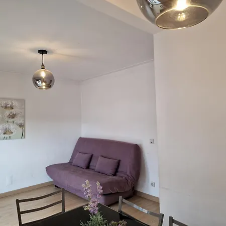 Апартаменты Pretty Flat With Terrace, Air Cond, Free Parking, By With Lda