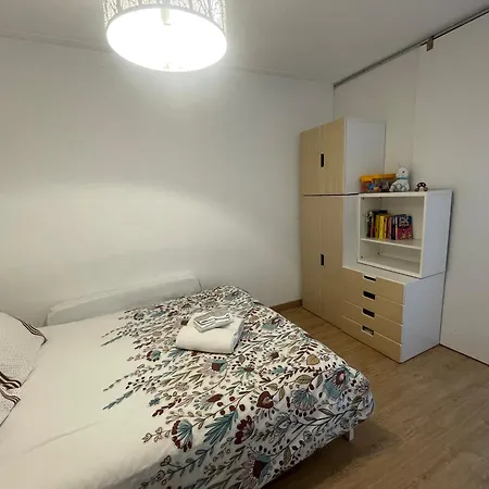 Апартаменты Pretty Flat With Terrace, Air Cond, Free Parking, By With Lda *