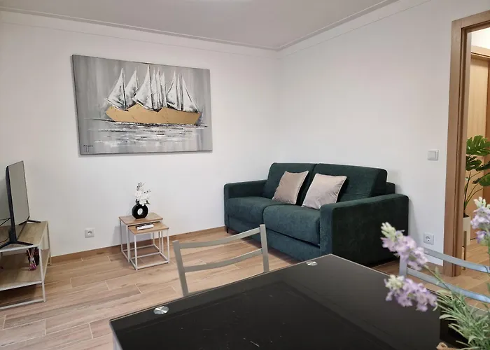 Apartment Pretty Flat With Terrace, Air Cond, Free Parking, By With Lda *