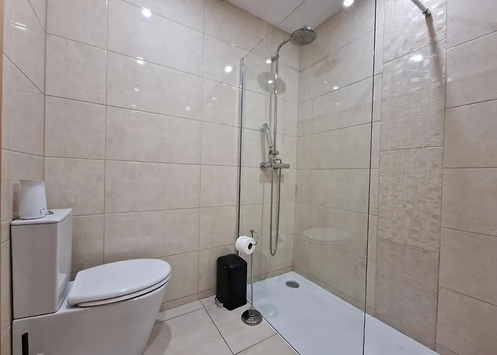 Pretty Flat With Terrace, Air Cond, Free Parking, By With Lda Apartment Porto