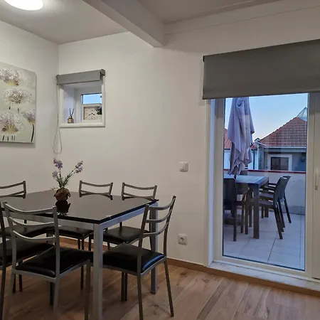 Pretty Flat With Terrace, Air Cond, Free Parking, By With Lda